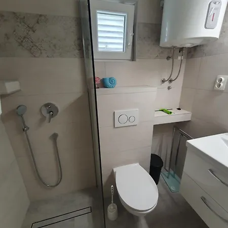 Ema Apartment *